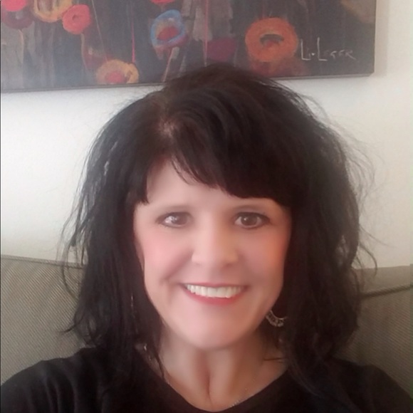 Meet your Posher, Janessa - Picture 1 of 1